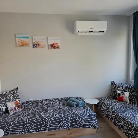 Апартамент Sea Garden Luxury 2-bdrm *