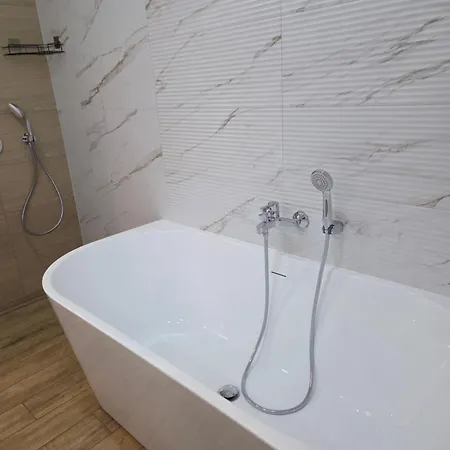 Sea Garden Luxury 2-bdrm Апартамент *