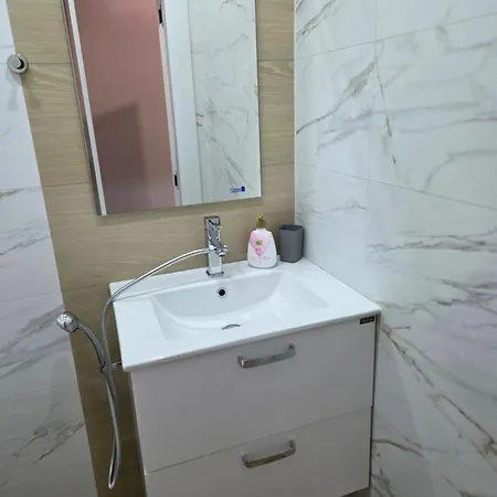 Апартамент Sea Garden Luxury 2-bdrm *